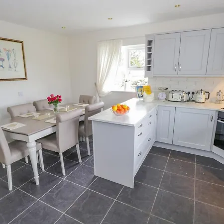 Brookwood Cottage *